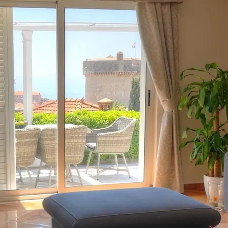 Villa Franklin With Swimming Pool