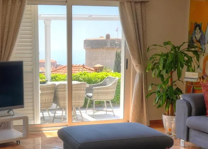 Villa Franklin With Swimming Pool