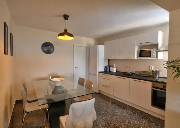 Franklin With Swimming Pool *