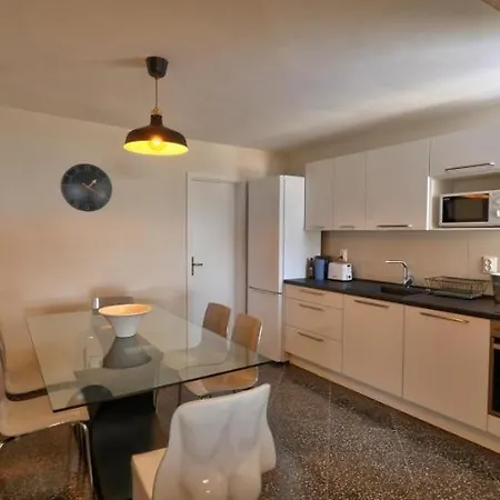 Franklin With Swimming Pool *