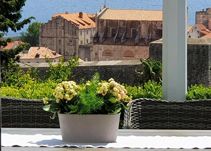 Franklin With Swimming Pool Vila